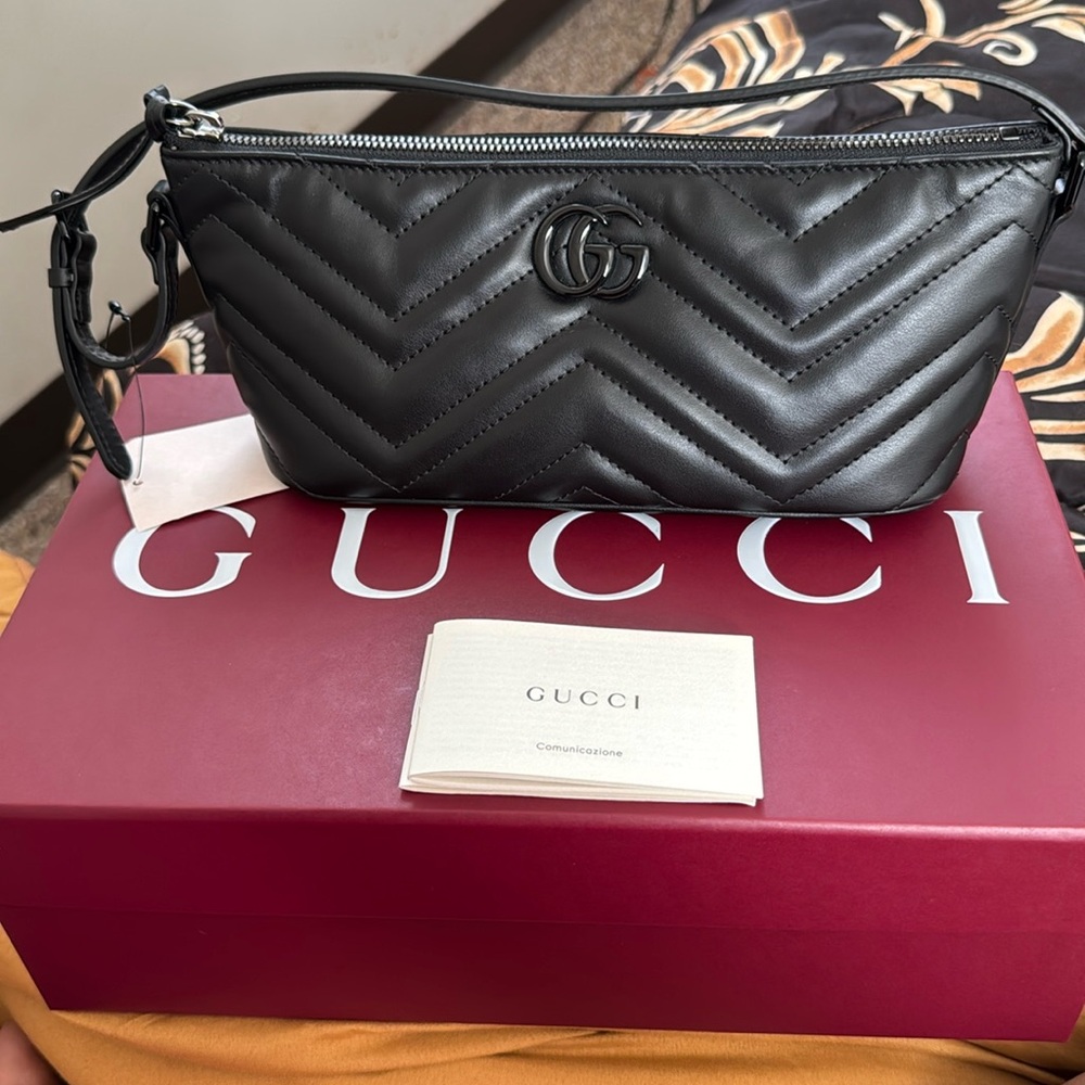 GUCCI
GG Marmont Matelasse Chevron Leather Shoulder Bag